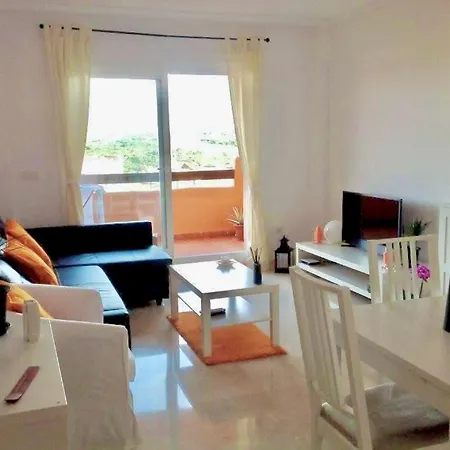 Modern And Cozy In Del Sol-up To 6 Guests *