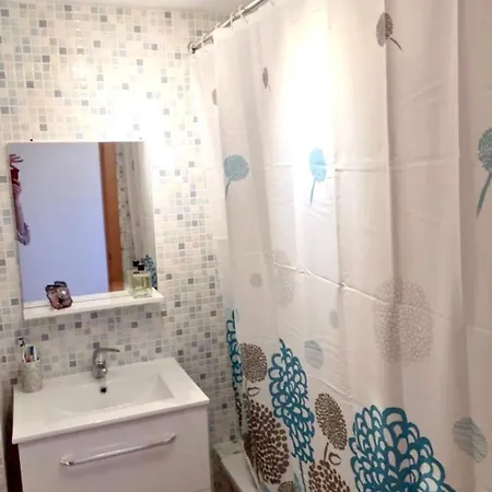 Modern And Cozy In Del Sol-up To 6 Guests *
